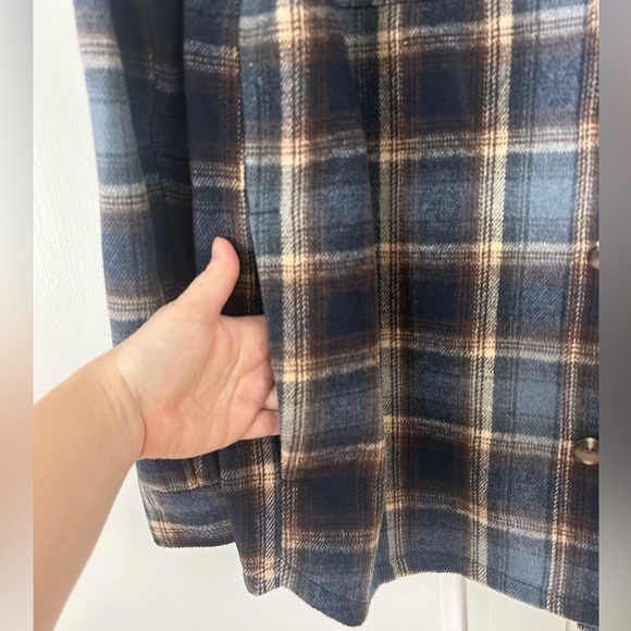 Old Navy plaid shacket. Size L - Picture 3 of 5